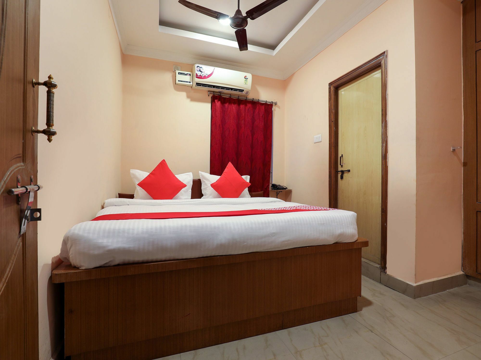 Oyo 14116 Sri Venkata Balaji Residency Hyderabad